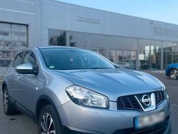 Grau Gebraucht 2011 Nissan Qashqai Acenta SUV | 8.990 €
