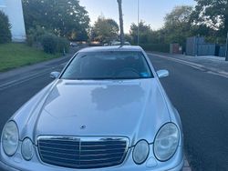 Silber Gebraucht 2004 Mercedes E220 Limousine | 3.850 € (Fairer Preis)