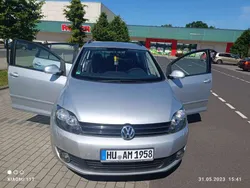Grau Gebraucht 2011 VW Golf Plus Cross Team Van / Kleinbus | 8.300 €