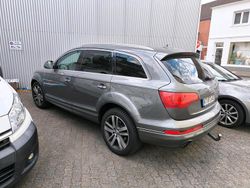 Grau Gebraucht 2011 Audi Q7 SUV | 10.700 € (Fairer Preis)