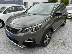 Grau Gebraucht 2020 Peugeot 5008 GT-line Van / Kleinbus | 19.298 € (Fairer Preis)