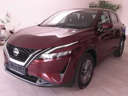 Burgundy metallic / weinrot Gebraucht 2023 Nissan Qashqai Acenta SUV | 30.999 € (Etwas zu teuer)