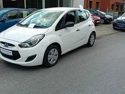 Weiß Gebraucht 2013 Hyundai ix20 Classic Van / Kleinbus | 5.450 € (Fairer Preis)