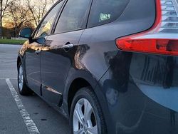 Grau Gebraucht 2011 Renault Grand Scénic III Bose Edition Van / Kleinbus | 3.700 € (Fairer Preis)