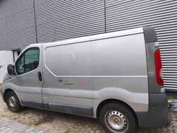 Silber Gebraucht 2006 Opel Vivaro Van | 1.950 €