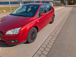Rot Gebraucht 2008 Ford Focus Limousine | 1.750 €