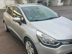 Silber Gebraucht 2015 Renault Clio GrandTour Kombi | 5.800 € (Fairer Preis)