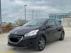 Schwarz Gebraucht 2012 Peugeot 208 Active Kleinwagen | 3.990 € (Fairer Preis)