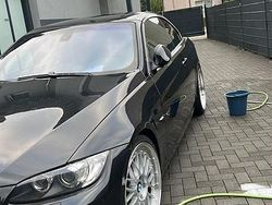 Schwarz Gebraucht 2007 BMW 325 Cabriolet Performance Cabrio | 13.500 €