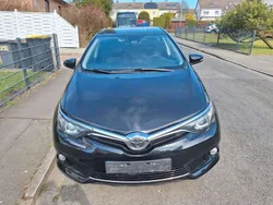 Schwarz Gebraucht 2015 Toyota Auris Limousine | 6.600 € (Guter Preis)