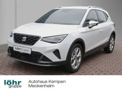 Candy weiss Gebraucht 2024 Seat Arona FR SUV | 23.450 € (Guter Preis)