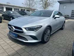 Silber Gebraucht 2021 Mercedes CLA200 Shooting Brake Kombi | 25.900 € (Fairer Preis)