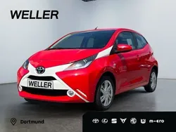 Vulcanorot Gebraucht 2015 Toyota Aygo X-play Kleinwagen | 8.840 € (Fairer Preis)