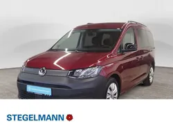 Rot Gebraucht 2024 VW Caddy Maxi Basis Van / Kleinbus | 32.590 € (Fairer Preis)
