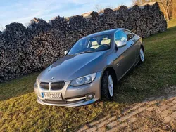 Silber Gebraucht 2012 BMW 320 Comfort Edition Coupé | 12.500 € (Superpreis)