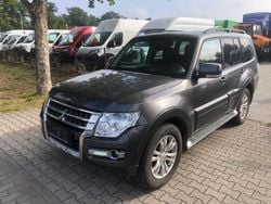 Grau Gebraucht 2018 Mitsubishi Pajero Edition SUV | 13.900 €