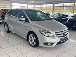 Silber Gebraucht 2013 Mercedes B200 Van / Kleinbus | 14.990 € (Fairer Preis)