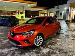 Orange Gebraucht 2020 Renault Clio V Kleinwagen | 12.000 € (Guter Preis)