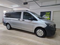 Silber Gebraucht 2016 Mercedes Vito Kombi | 20.950 €