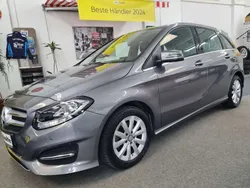 Mountaingrau Gebraucht 2015 Mercedes B180 Style Van / Kleinbus | 16.699 € (Fairer Preis)