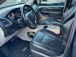 Schwarz Gebraucht 2012 Lancia Voyager Van / Kleinbus | 4.500 €