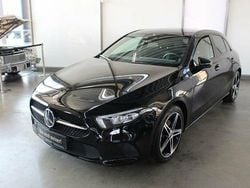 Schwarz , kosmosschwarz metallic Gebraucht 2019 Mercedes A200 Progressive Limousine | 26.890 € (Teuer)