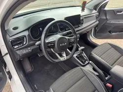 Weiß Gebraucht 2023 Kia Rio GT-Line Limousine | 21.000 € (Etwas zu teuer)
