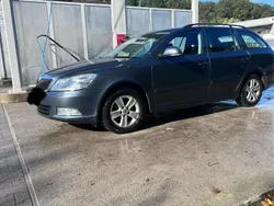 Grau Gebraucht 2010 Skoda Octavia Kombi | 3.350 €