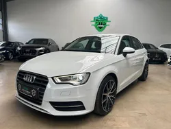Weiß Gebraucht 2015 Audi A3 Sportback Attraction Limousine | 10.500 € (Guter Preis)