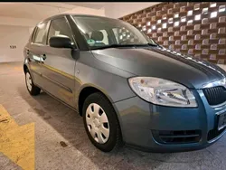 Grün Gebraucht 2010 Skoda Fabia Kleinwagen | 3.000 € (Fairer Preis)