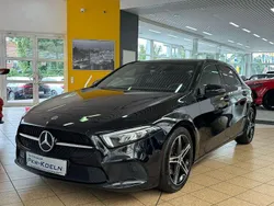 Kosmosschwarz metallicla (metallic) Gebraucht 2019 Mercedes A220 Night Limousine | 21.990 € (Fairer Preis)
