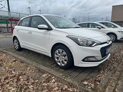 Weiß Gebraucht 2016 Hyundai i20 Kleinwagen | 8.500 € (Fairer Preis)