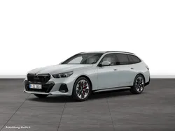 Brooklyn grau metallic Gebraucht 2024 BMW i5 Comfort Edition Limousine | 68.984 €