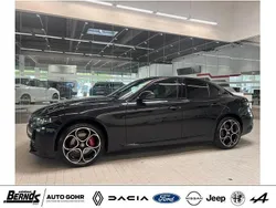Nero vulcano metallic (metallic) Gebraucht 2023 Alfa Romeo Giulia Competizione Limousine | 39.470 € (Fairer Preis)