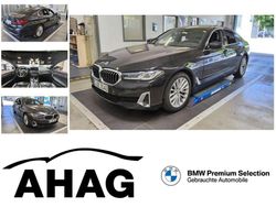 Saphirschwarz metallic Gebraucht 2022 BMW 530 Luxury Line Limousine | 33.999 € (Superpreis)
