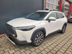 Weiß Gebraucht 2023 Toyota Corolla Cross Team SUV | 26.900 €