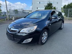 Schwarz Gebraucht 2012 Opel Astra Kombi | 1.990 € (Superpreis)