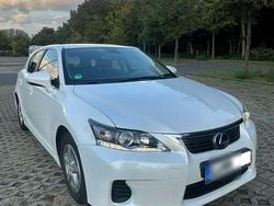 Weiß Gebraucht 2011 Lexus CT200h Limousine | 11.999 € (Fairer Preis)