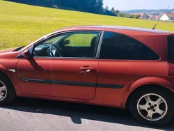 Rot Gebraucht 2005 Renault Mégane II | 400 €
