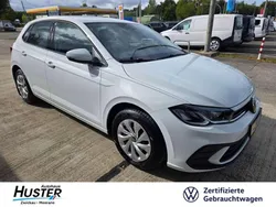 Pure white 6963 Gebraucht 2023 VW Polo Life Limousine | 17.775 € (Fairer Preis)