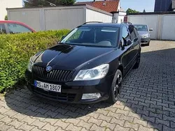 Schwarz Gebraucht 2013 Skoda Octavia Elegance Kombi | 8.500 € (Guter Preis)