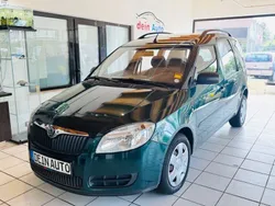 Grün Gebraucht 2007 Skoda Roomster Plus Edition Kombi | 5.475 € (Teuer)