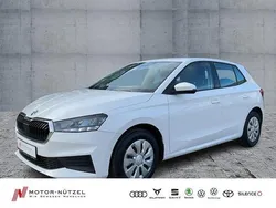 Weiß Gebraucht 2021 Skoda Fabia Active Limousine | 11.850 € (Fairer Preis)