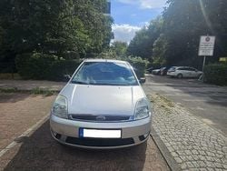 Silber Gebraucht 2002 Ford Fiesta Ghia Kleinwagen | 1.500 € (Fairer Preis)