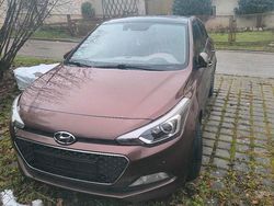 Andere farben Gebraucht 2015 Hyundai i20 Kleinwagen | 5.500 € (Etwas zu teuer)
