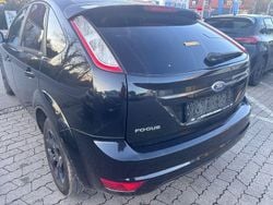 Schwarz Gebraucht 2011 Ford Focus Viva Limousine | 2.500 € (Guter Preis)