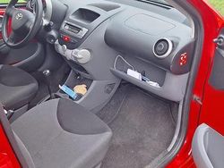 Rot Gebraucht 2010 Toyota Aygo Kleinwagen | 1.300 € (Fairer Preis)