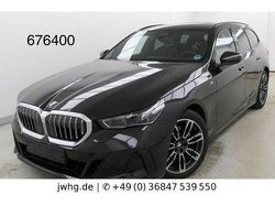 Saphirschwarz (metallic) Gebraucht 2025 BMW 520 M Sport Kombi | 47.450 € (Superpreis)