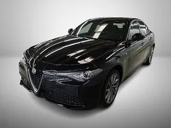Schwarz Gebraucht 2023 Alfa Romeo Giulia Ti Limousine | 27.695 € (Guter Preis)