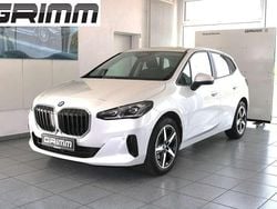 Mineralweiss metallic Gebraucht 2024 BMW 220 Active Tourer Van / Kleinbus | 32.890 € (Fairer Preis)